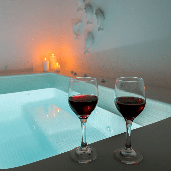 Emerald Suites Double Suite with Indoor Hot Tub (6)