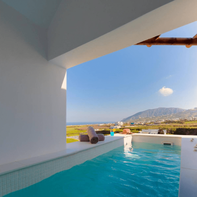 Emerald Suites Suite with Hot Tub (12)