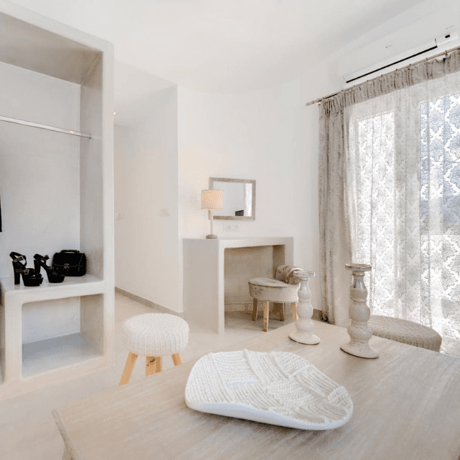 Emerald Suites Superior with hot tub (5)